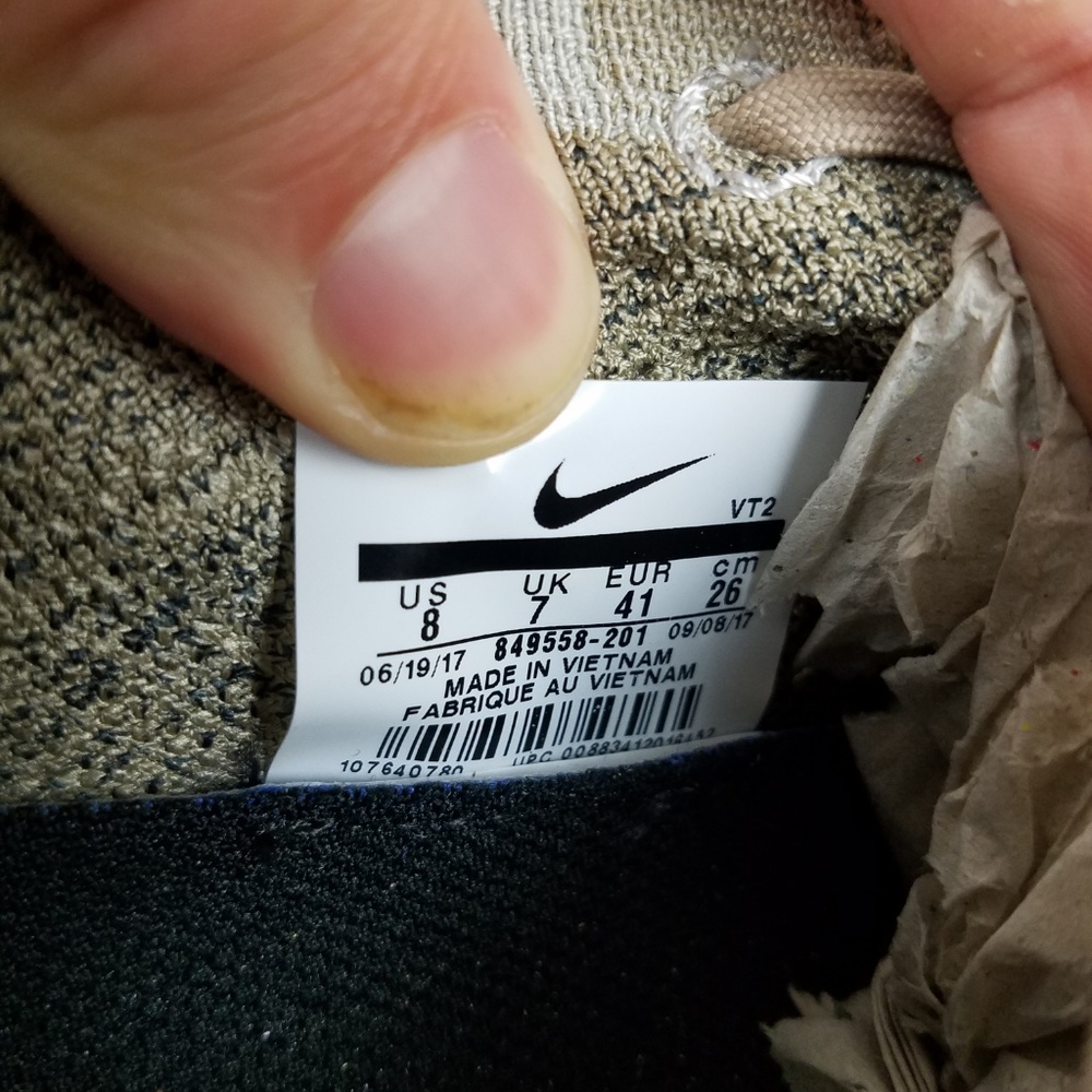 Nike Air VaporMax Flyknit 849558 - 201 Tan - Picture 7 of 7